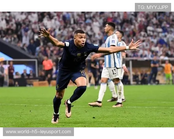 足球金球奖预测：梅西、哈兰德、姆巴佩谁能最终捧杯？，金球奖2021足球