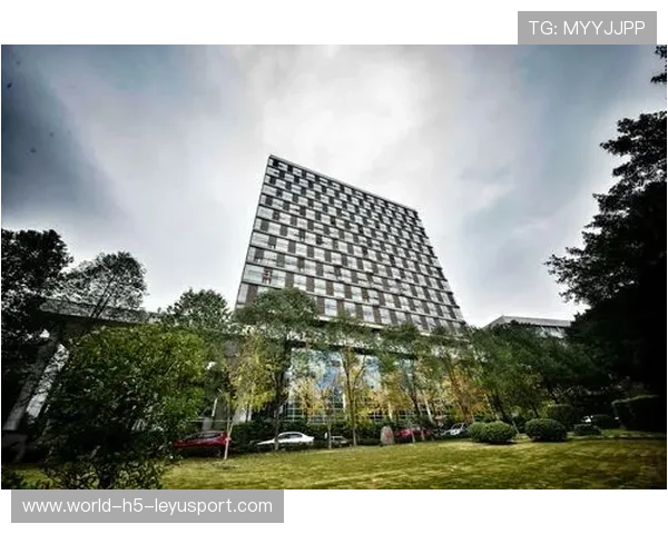 西南大学招聘考生跑步进场，网友纷纷点赞加油，西南大学 运动员