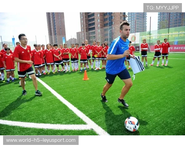 青少年足球夏令营吸引全国各地营员报名火热，青少年足球夏令营怎么参加